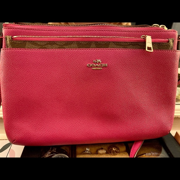 Coach - Picture 1 of 8